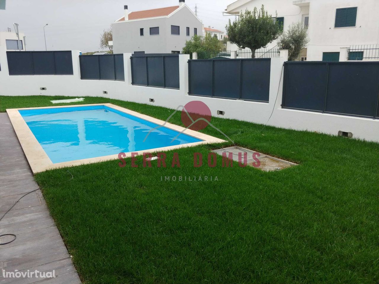 Moradia T4 C/ Piscina - Nova - Concelho de Cascais