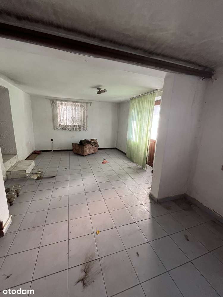 Dom wolnostojący , duża działka-9