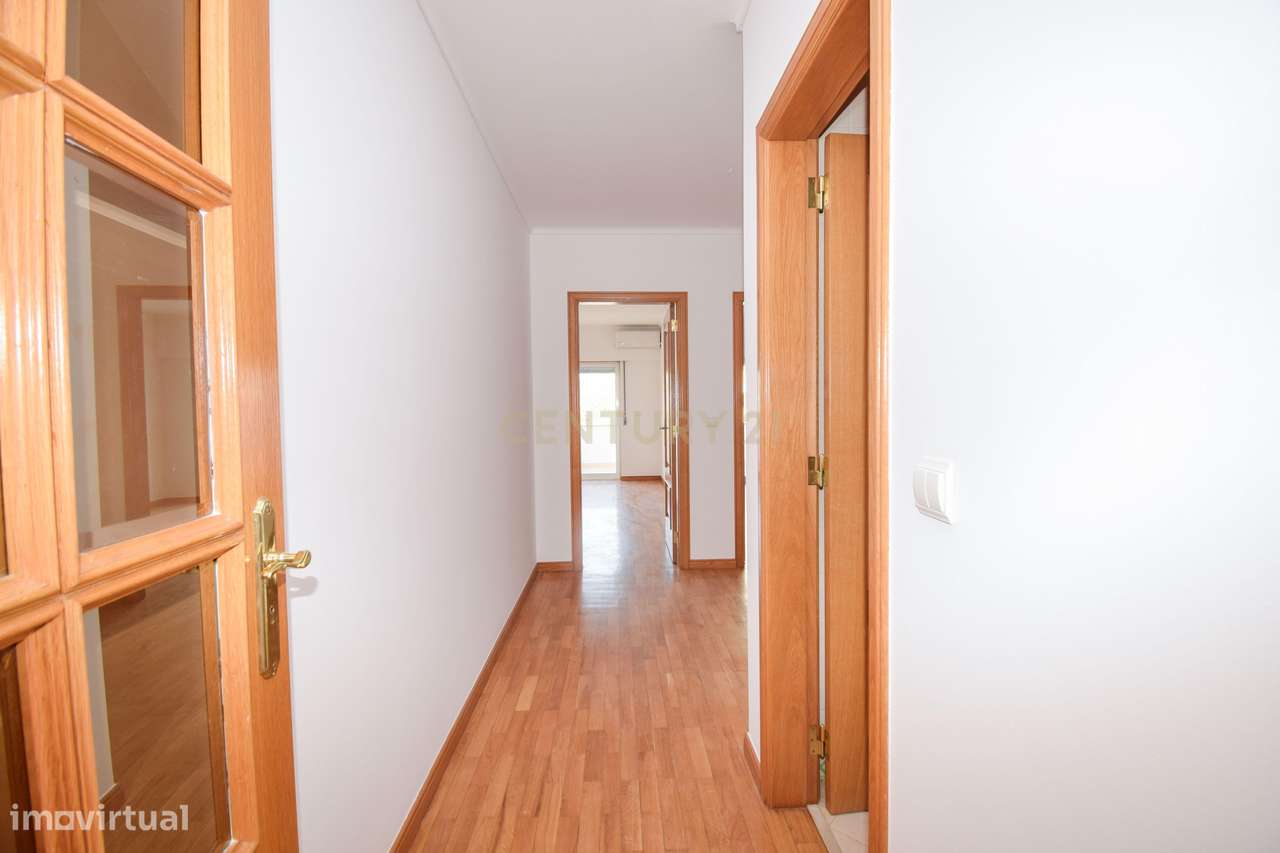 Apartamento T2 | Jardins da Parede | Arrendamento - Grande imagem: 5/28