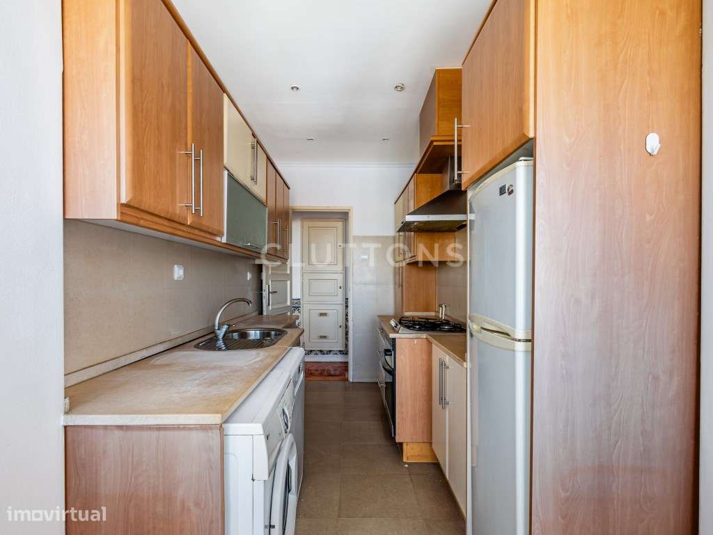 Apartamento T1+1 Penha França com vista desafogada-9