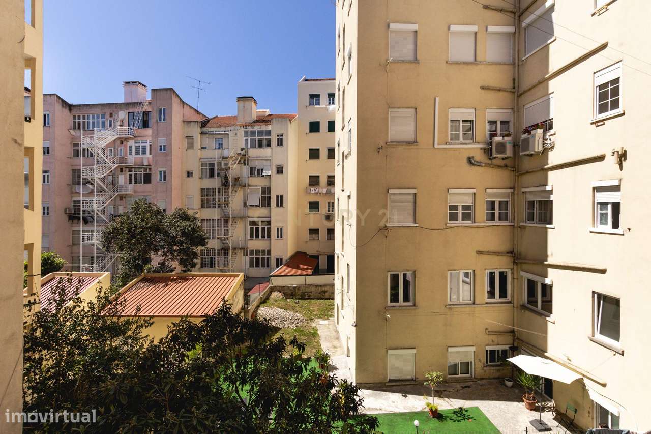 Fantástico Apartamento T4 na Alameda Dom Afonso Henriques – Localizaçã-44