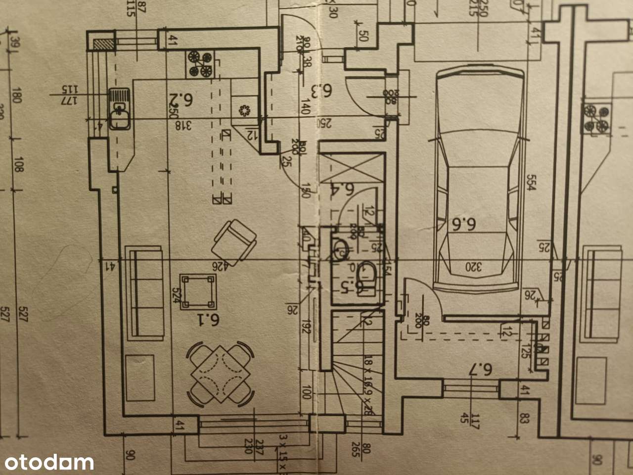 Dom w zielonym i cichynm zakątku-16