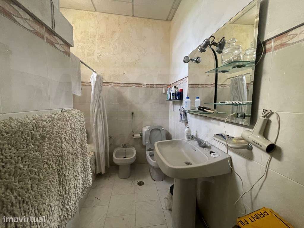 Moradia com Antiga padaria-14