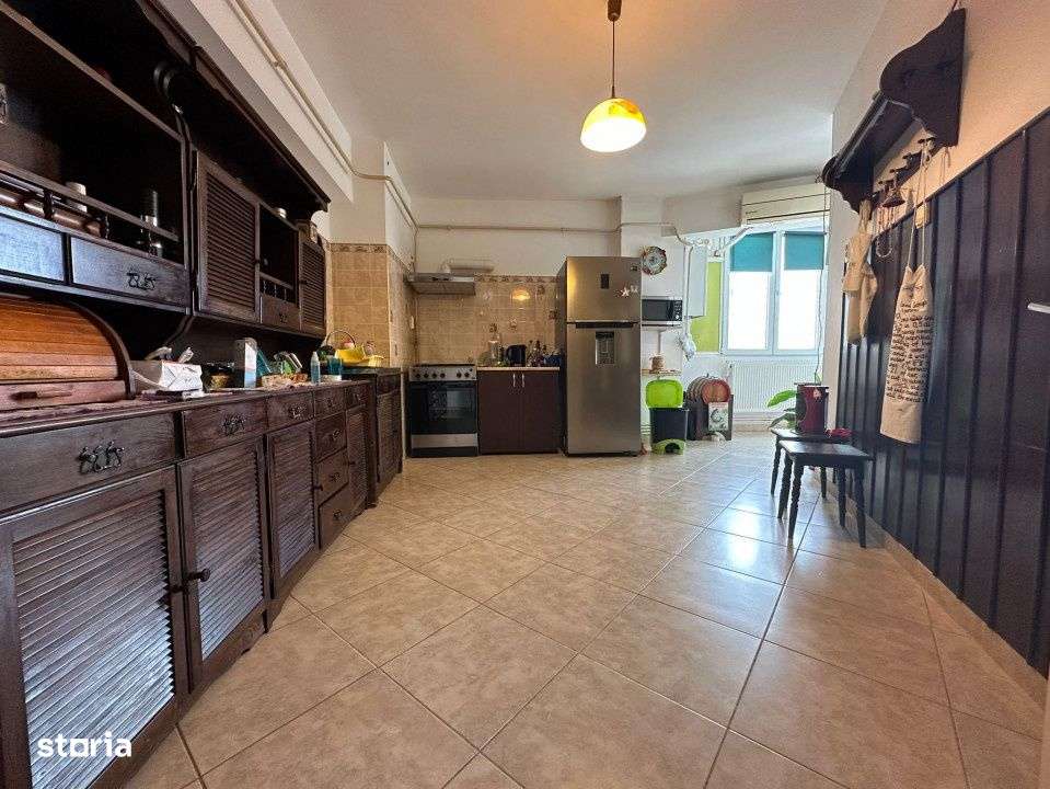 Apartament 3 camere Calarasilor, suprafata 91mp, etaj intermediar. - Imagine principală: 1/9