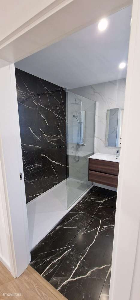 Aluga-se moradia T3 com 3 frentes acabada de construir - Grande imagem: 5/12