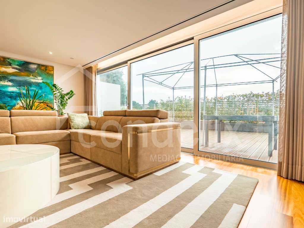 Moradia T3 com terraço, piscina e decoração de autor, Madalena-17