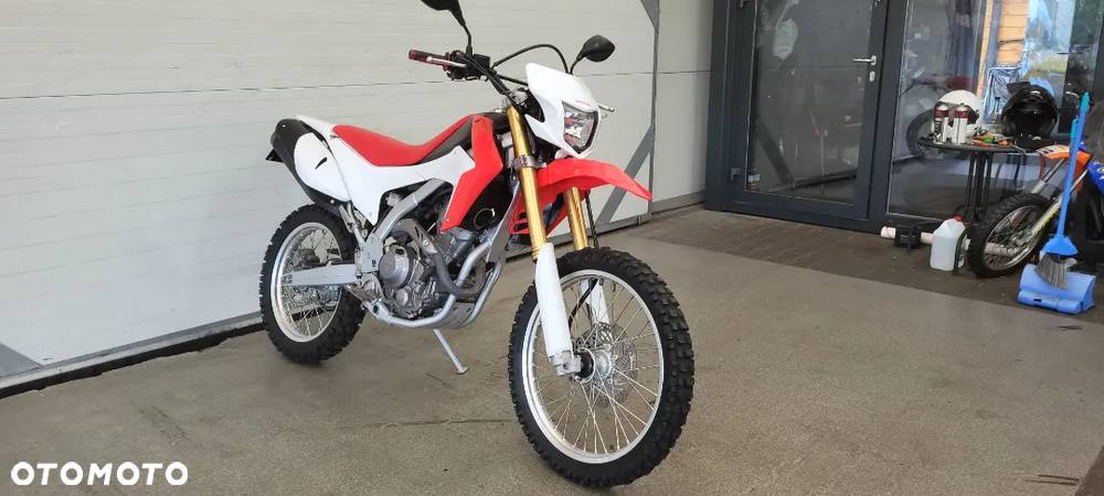 Honda CRF - 9