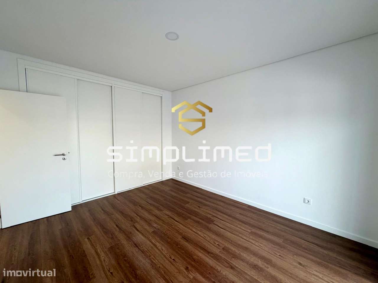 Moradia Isolada Térrea T4  Fernão Ferro  (CF)-23