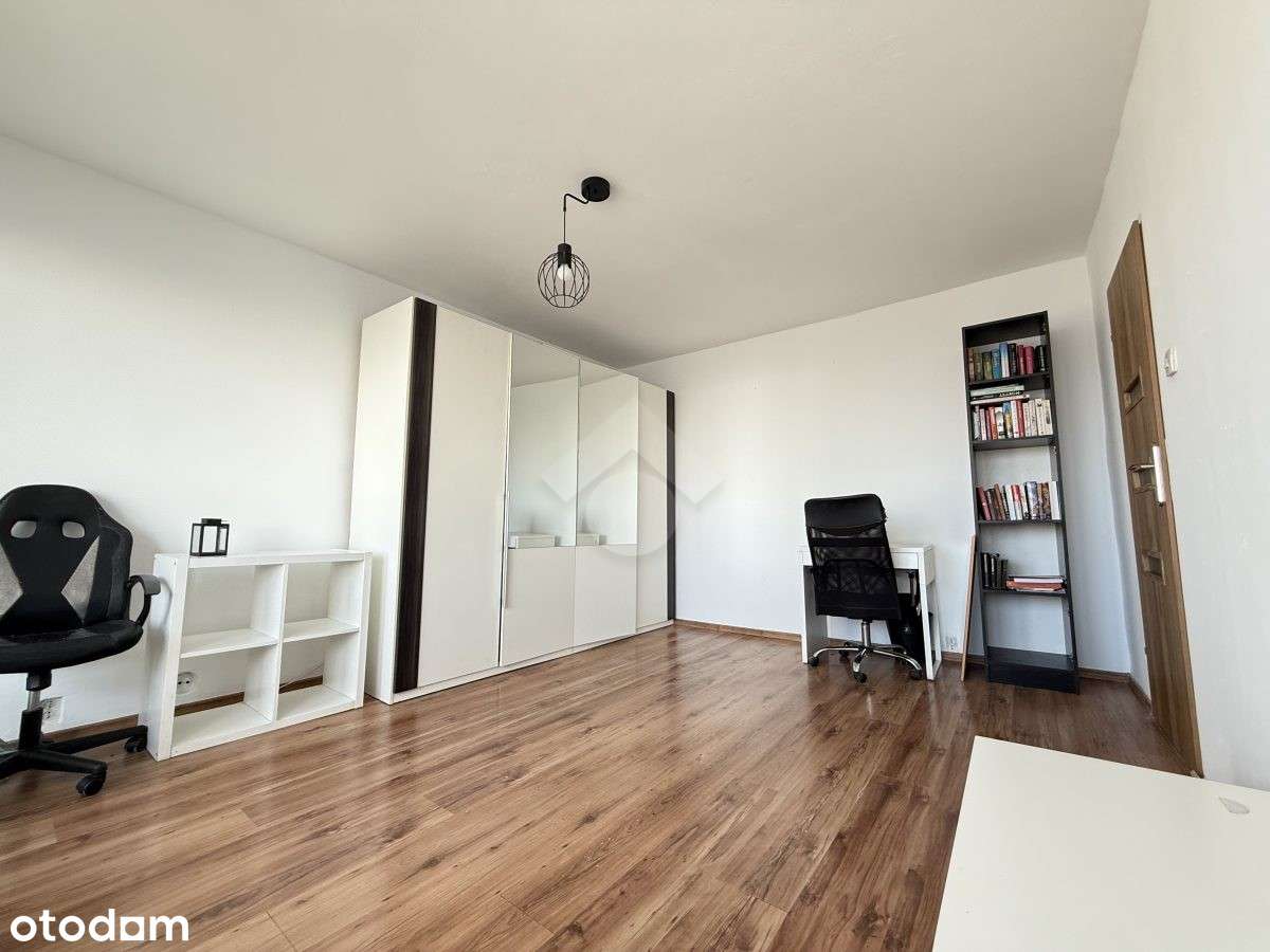 2 pokojowe mieszkanie z osobną kuchnią i balkonem! Widok na Kraków!-1