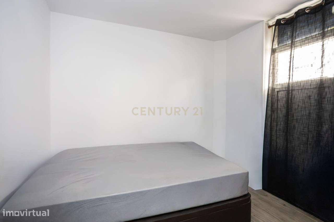 Espaço Comercial com Potencial para Habitação-10