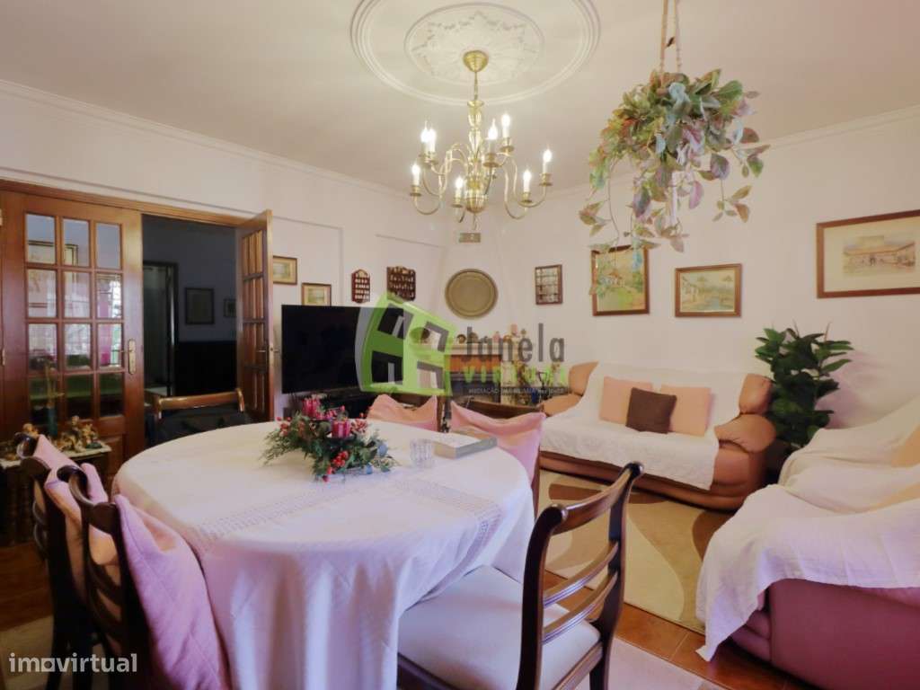 Moradia T3+1 com Quintal, Garagem em Vale de Milhaços-12