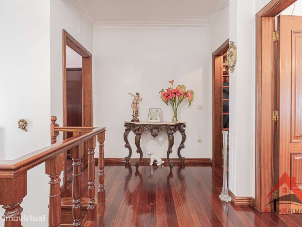 Moradia Isolada T4 com Aproveitamento de Sótão - Quinta do Conde-52