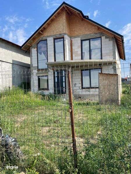 Casa cu etaj la rosu - Imagine principală: 5/5