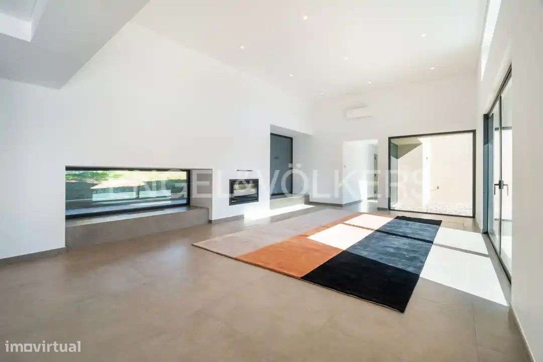 Moradia V4 Exclusiva perto do Carvoeiro-9