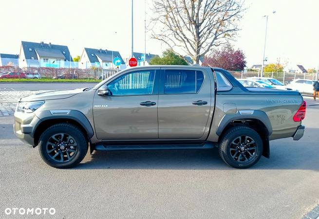 Toyota Hilux 2.8 D-4D Double Cab Invincible Sport 4x4 - 2