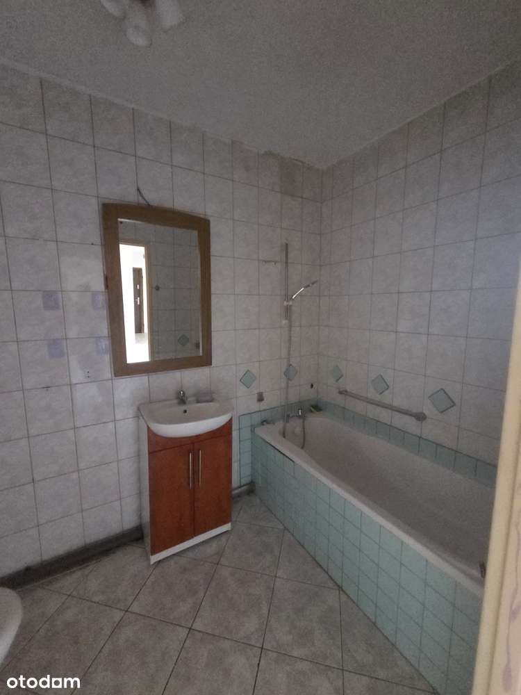 Trzypokojowe,  I piętro, balkon ogródek , brak PCC-7