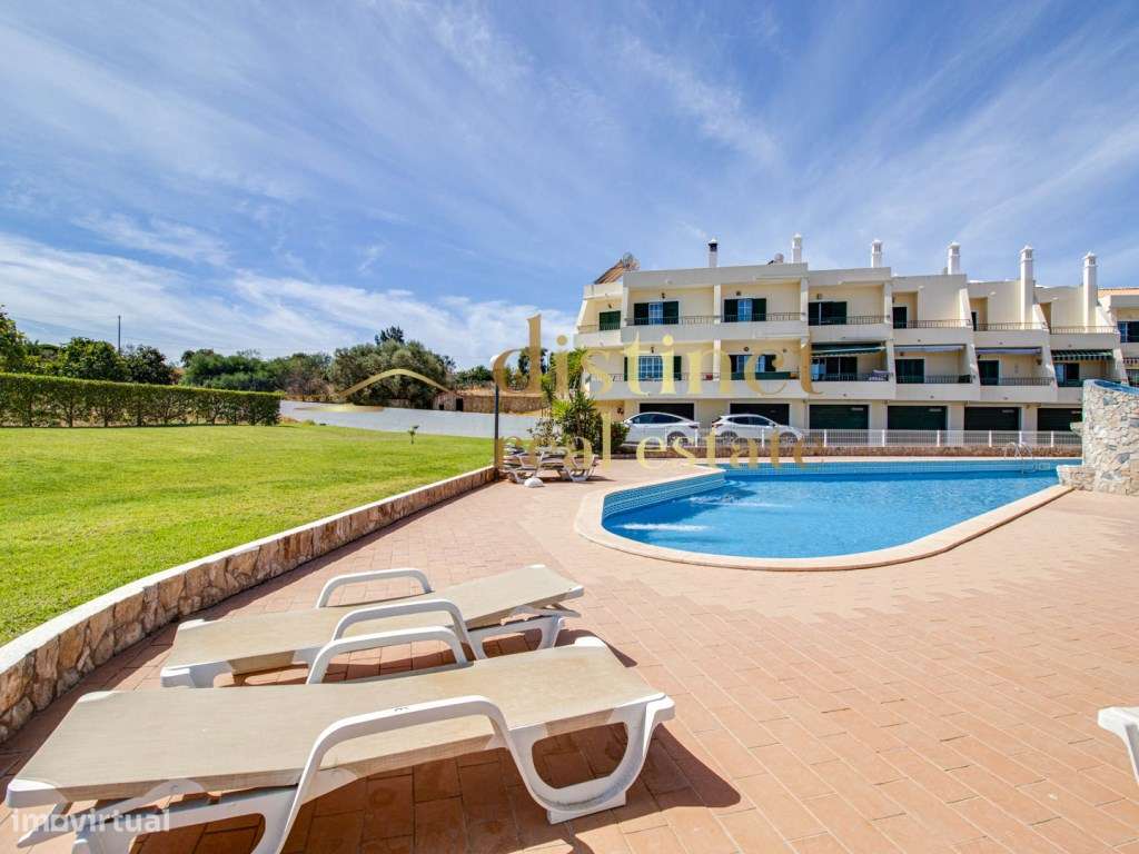 Moradia T2+1 Geminada com Garagem, Piscina, Terraço e BBQ-39