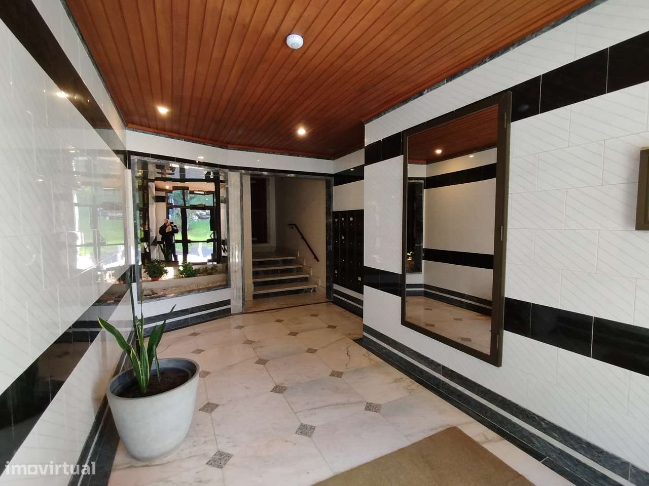 T2 Carnaxide renovado - Renda abaixo da média - Grande imagem: 3/21