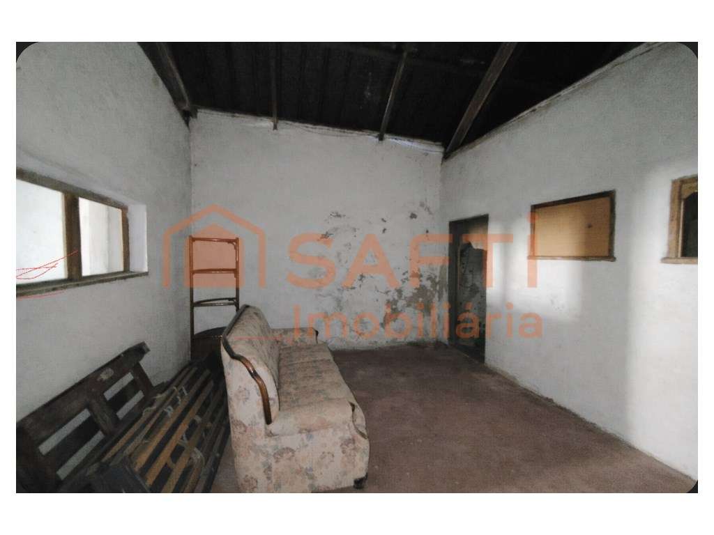 ARMAZÉM DE ATIVIDADE INDUSTRIAL COM 289 MT2 NO VENTRO DE ALVAIÁZERE. - Grande imagem: 5/11