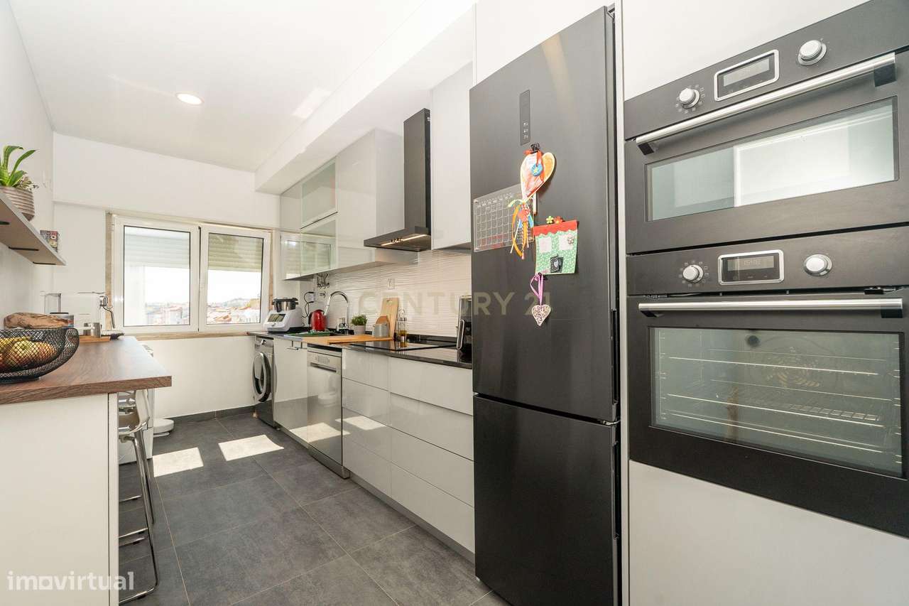 ** ESPECTACULAR APARTAMENTO T2 PERTO DO METRO DE ODIVELAS **-16
