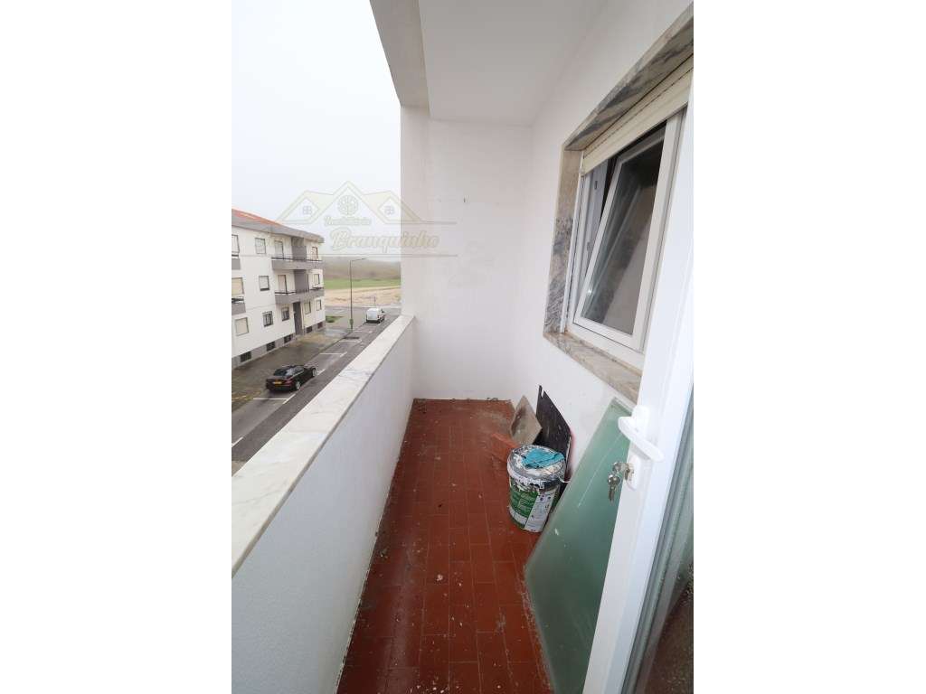 Apartamento T2 RENOVADO em Santa Cruz-19