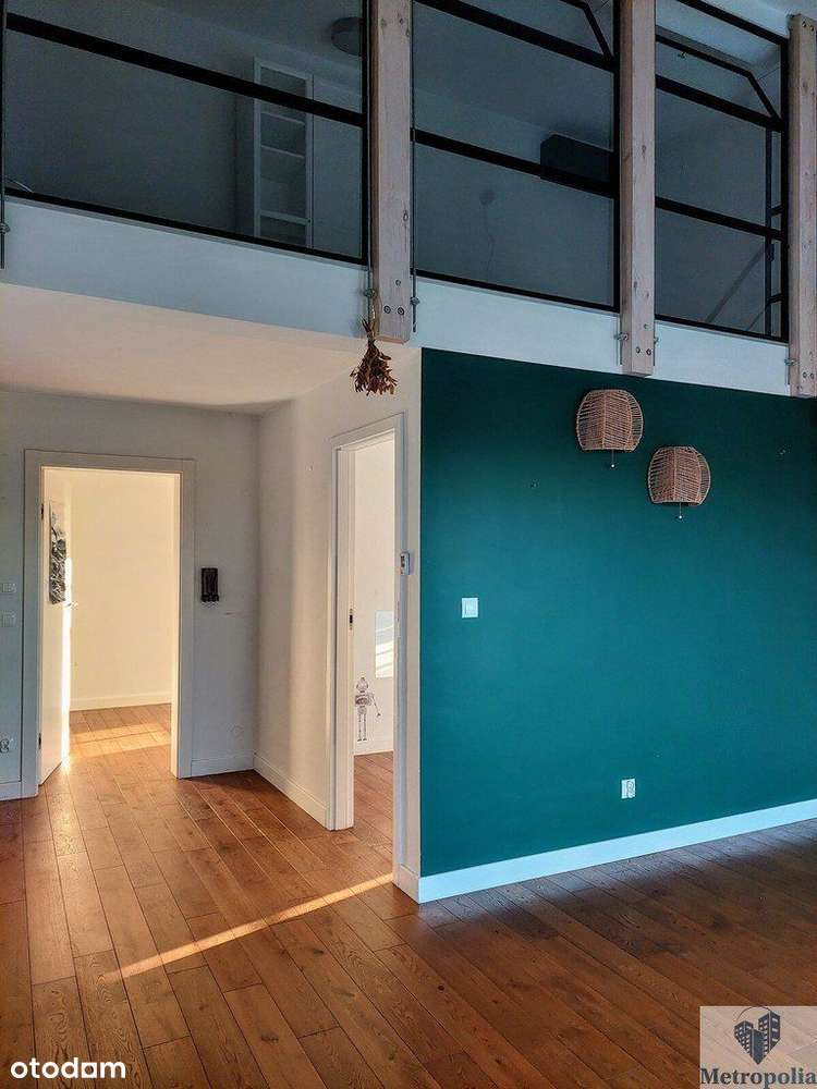 Nietuzinkowe lokum z antresolą i garderobą.-8