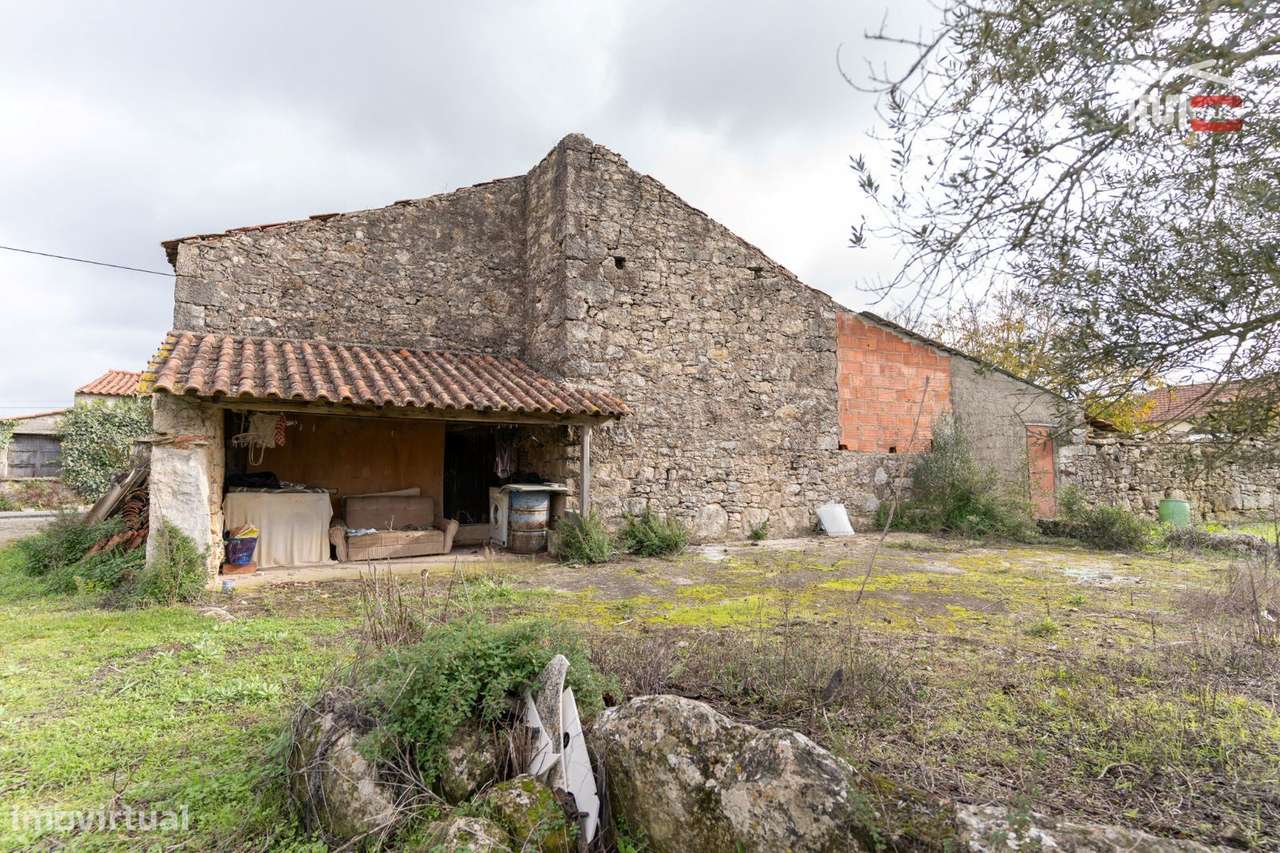 TERRENO 2832 m² com BARRAÇÃO EM PEDRA que pode ser reabilitado e tr... - Grande imagem: 4/32