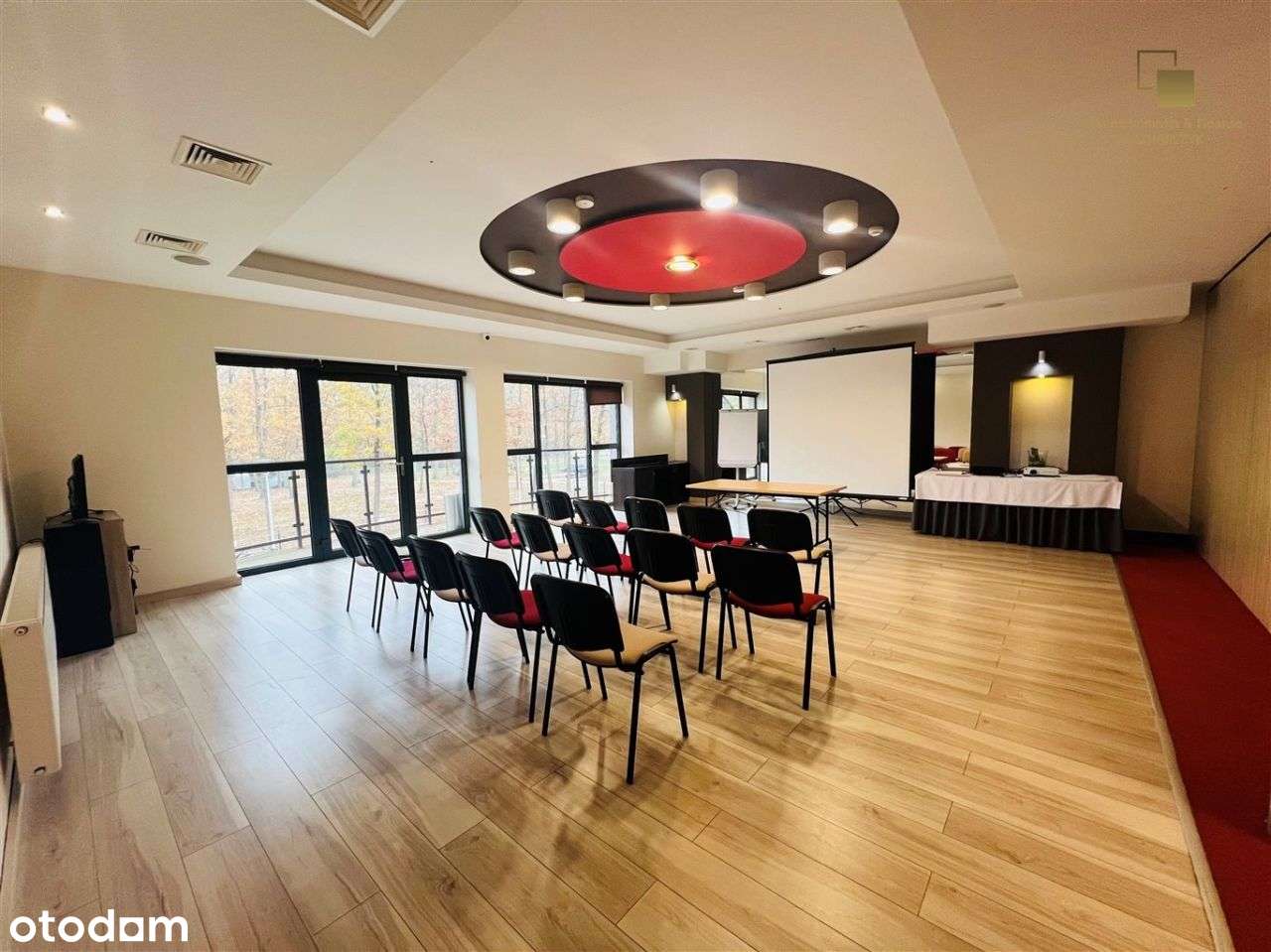 Hotel Zacisze - na sprzedaż z dużym potencjałem !-19