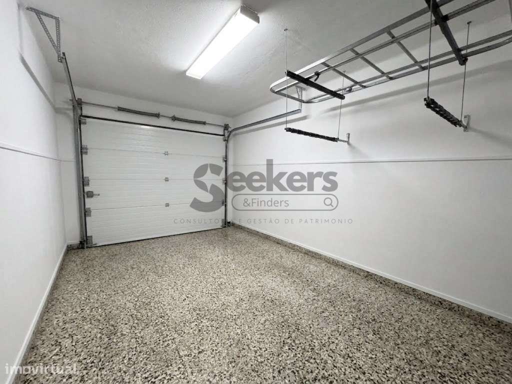 Exclusiva Moradia T3+2 com Jardim, Salão Social e Cozinha de Sonho ...-10