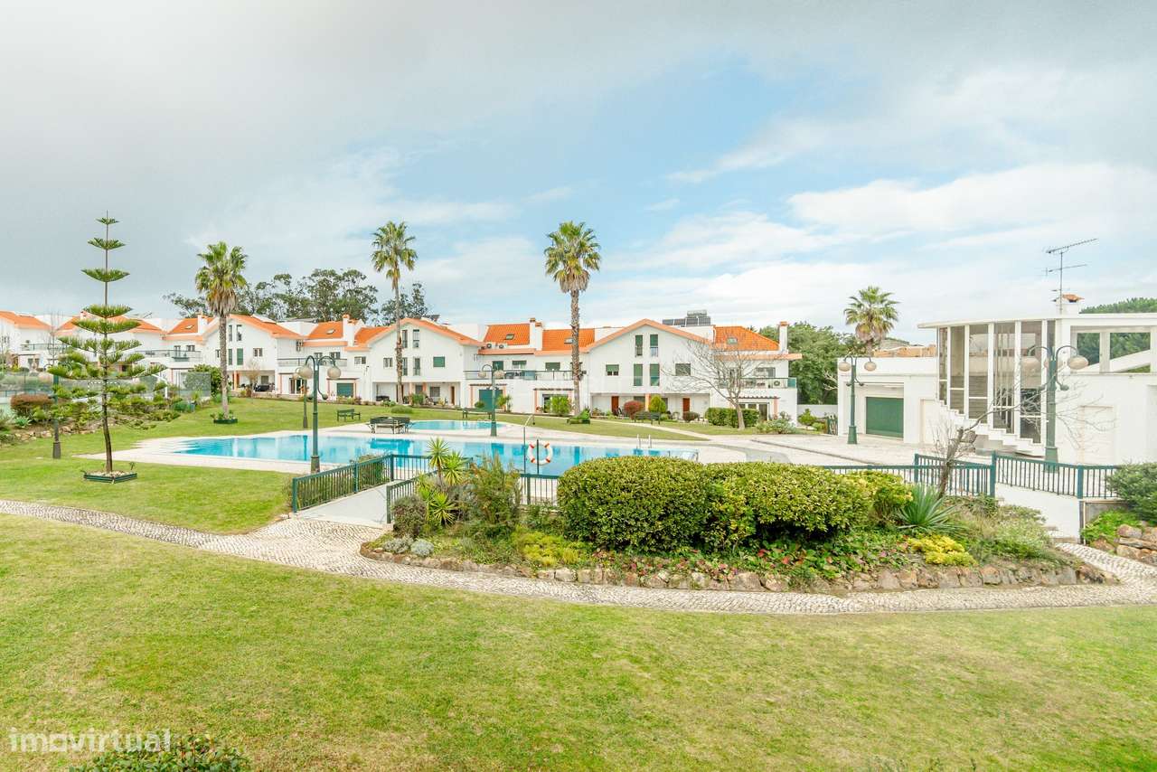 Moradia T5 renovada em condomínio fechado com piscinas, campo de ténis-28