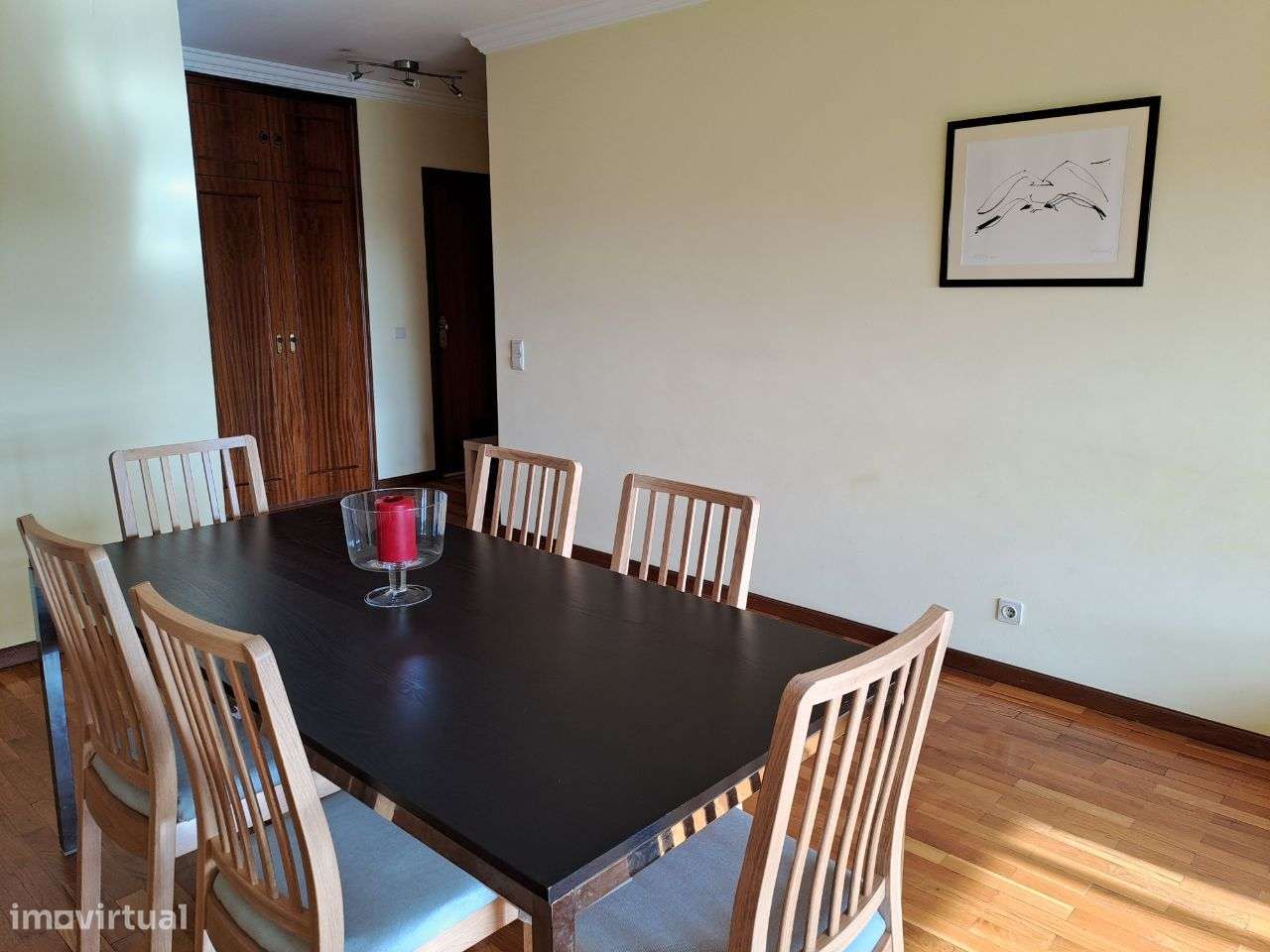Apartamento T1+1 Faria Guimarães - Grande imagem: 3/26