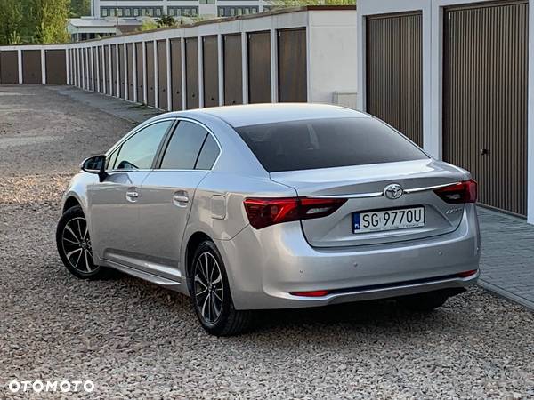 Toyota Avensis 1.8 Premium - 23