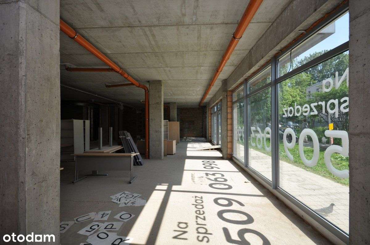 Na sprzedaż przestronny lokal użytkowy w doskonałe-5