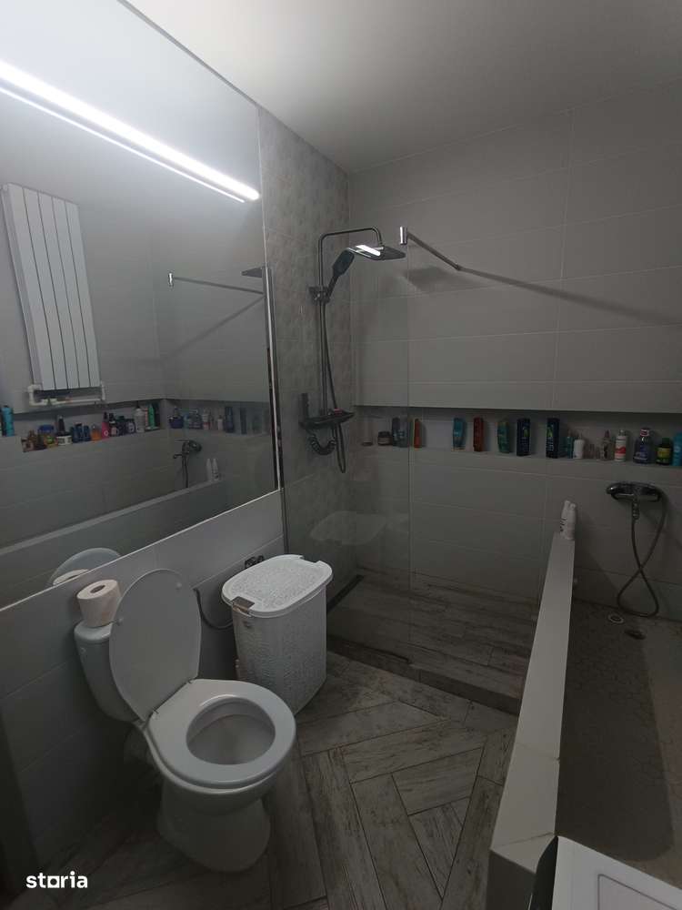 Casa de vanzare - Imagine principală: 4/14