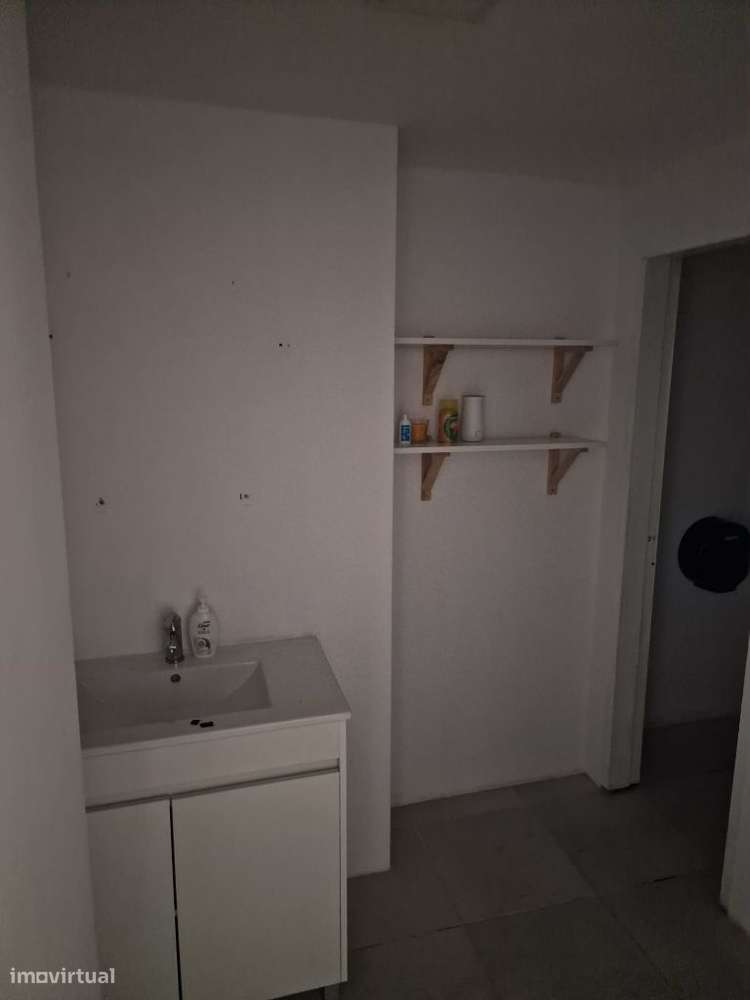 Loja com 223m2 junto á Av. da Boavista Porto-6