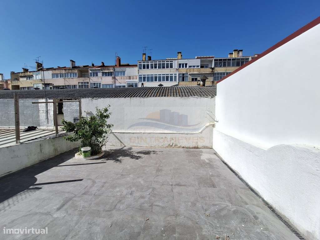T2 com Terraço, Igreja da Amadora, remodelação total - Grande imagem: 4/13