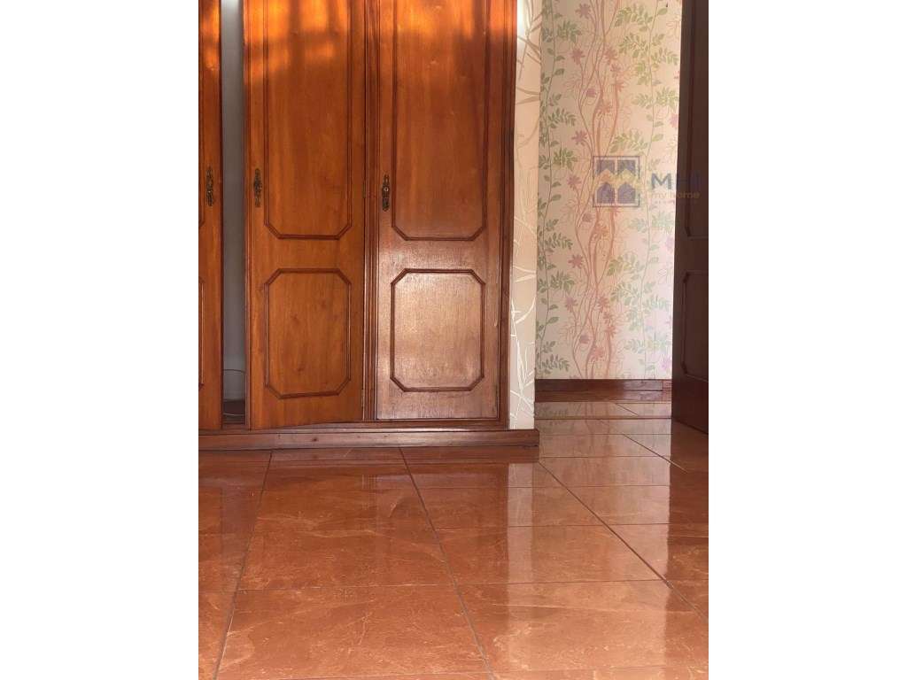 Apartamento T2 junto estação CP Valadares-13