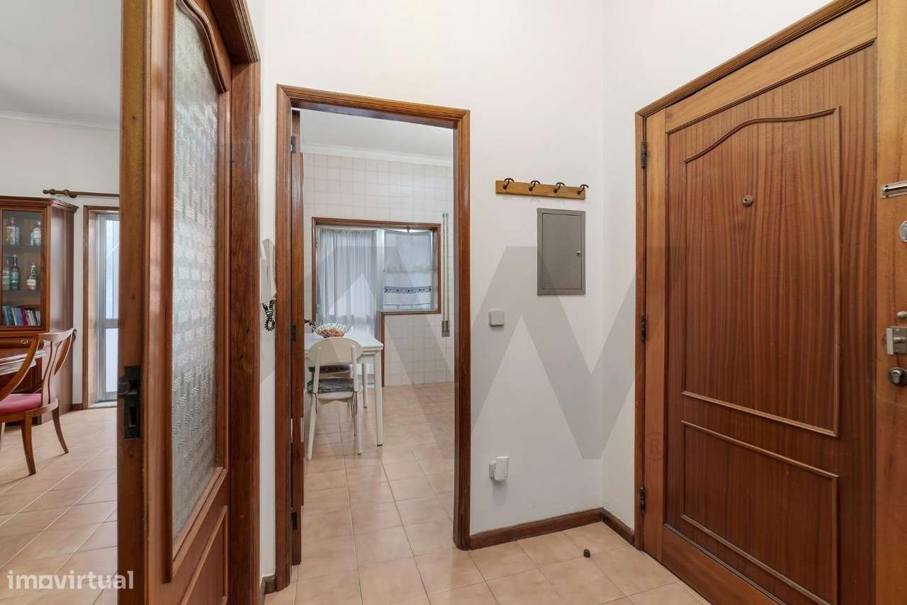 Apartamento T2 em Ermesinde Arrendado com Potencial e Rentabilidade - Grande imagem: 2/9