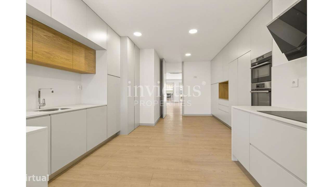 Apartamento T4 na Constituição-7