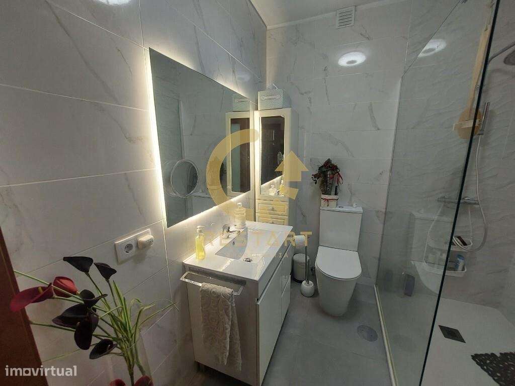 Moradia T4 geminada de 3 frentes em Baguim do Monte, Gondomar-17