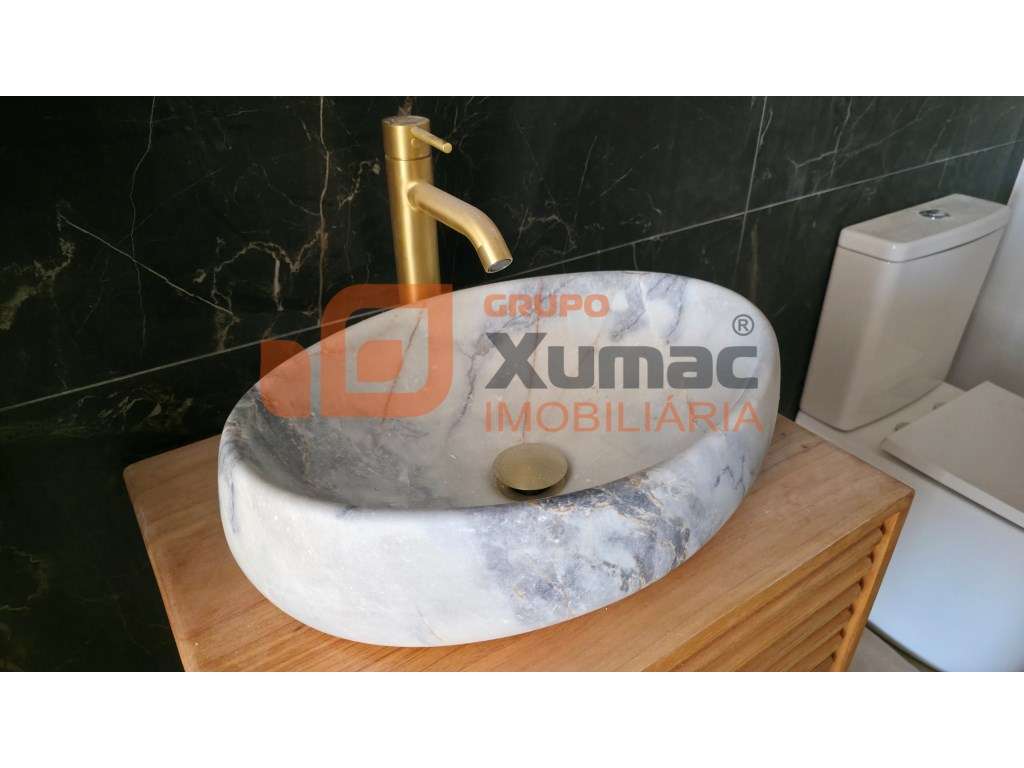 Moradia T4 Contemporânea c/ Piscina-35