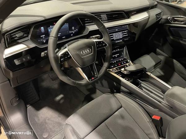 Audi e-tron 55 quattro S line - 12