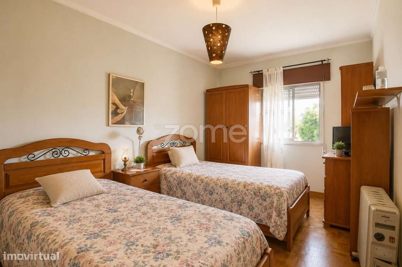 Apartamento T2, 2º Andar, no centro de Albufeira-7