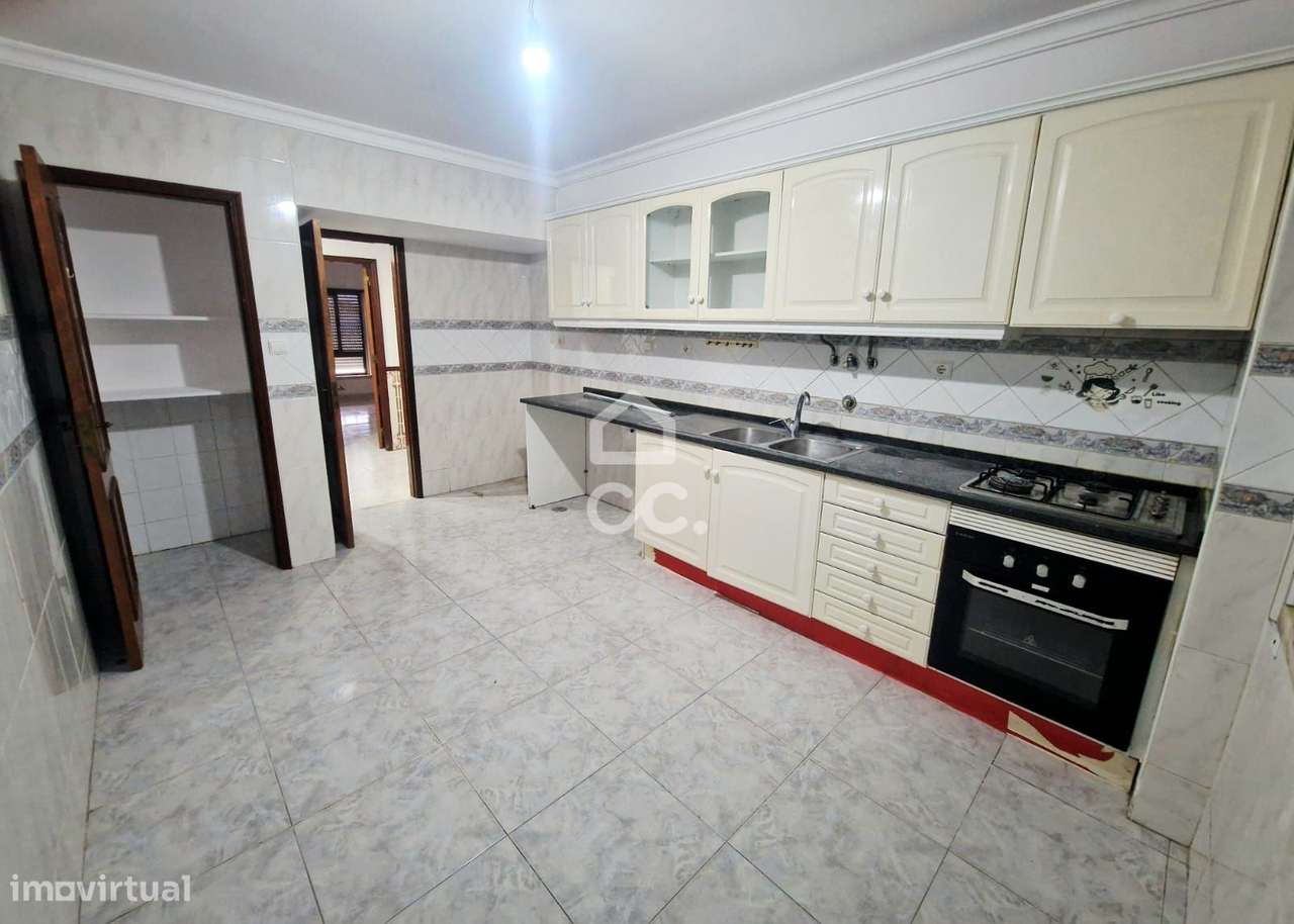 Apartamento T2 em Carregado, Alenquer-4