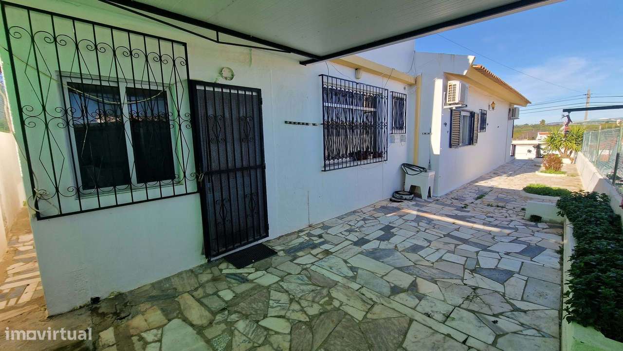 Moradia no Algarve a curta distancia a pé do comercio local em Algoz-15