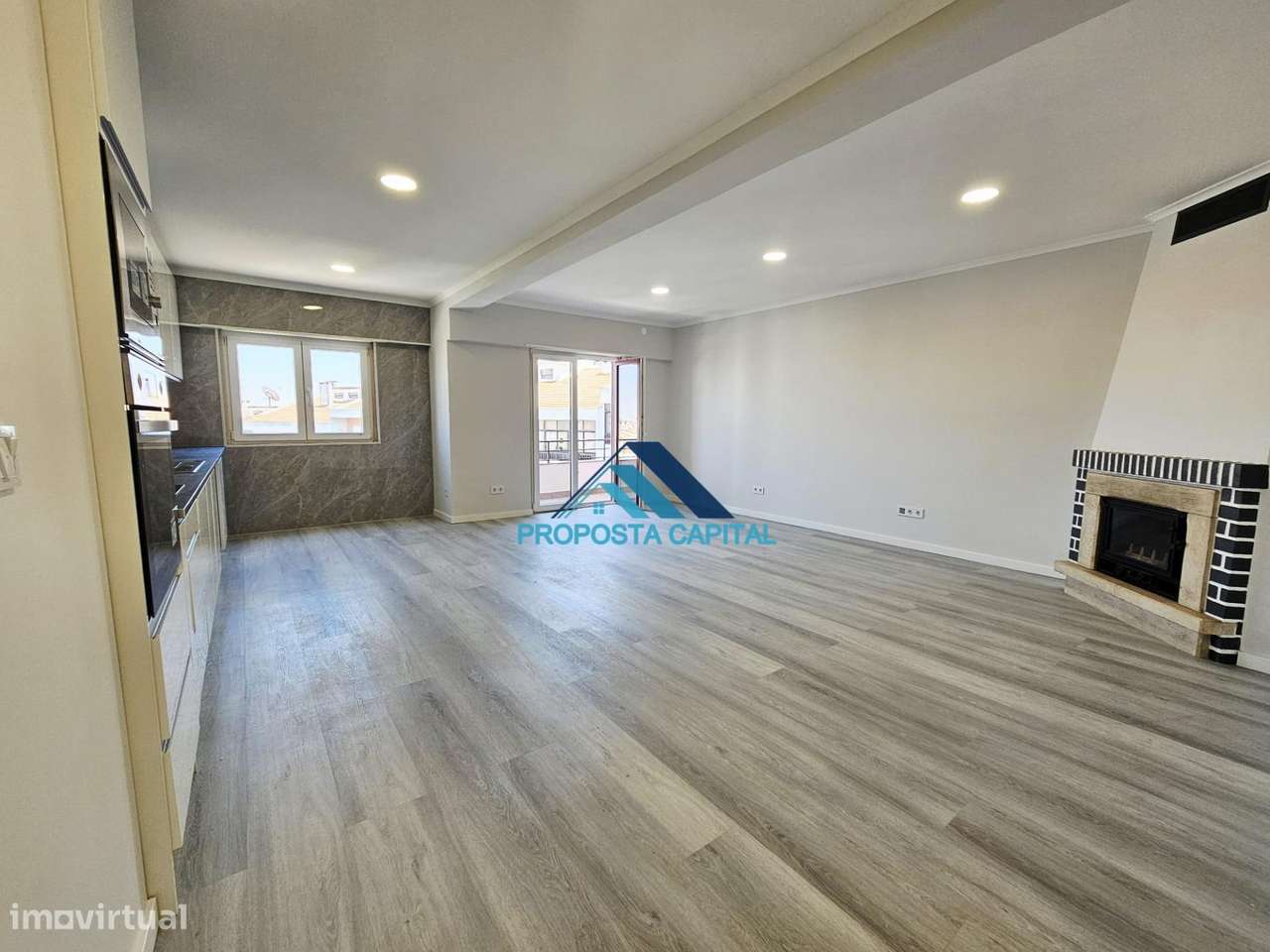 APARTAMENTO T4 REMODELADO CENTRO AMORA-8