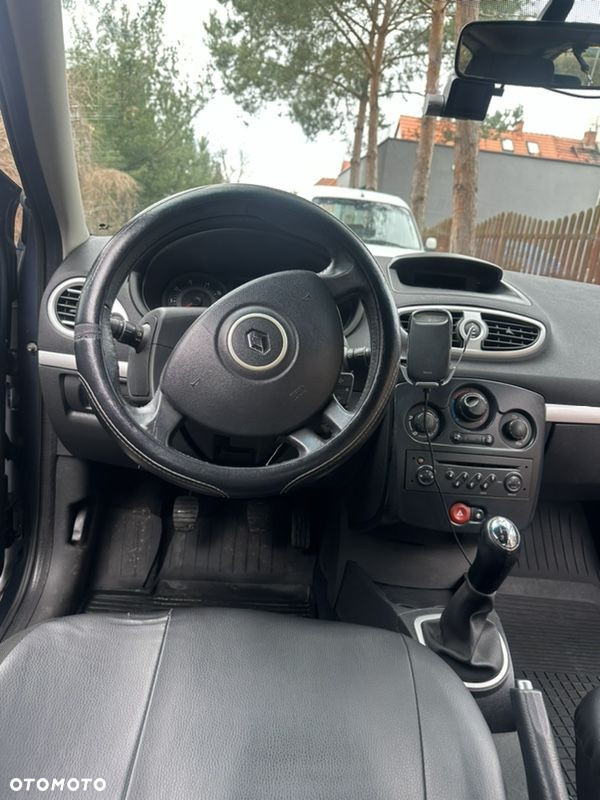 Renault Clio 1.2 16V Extreme - 11