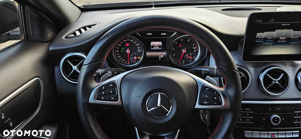 Mercedes-Benz GLA 250 7G-DCT AMG Line - 19