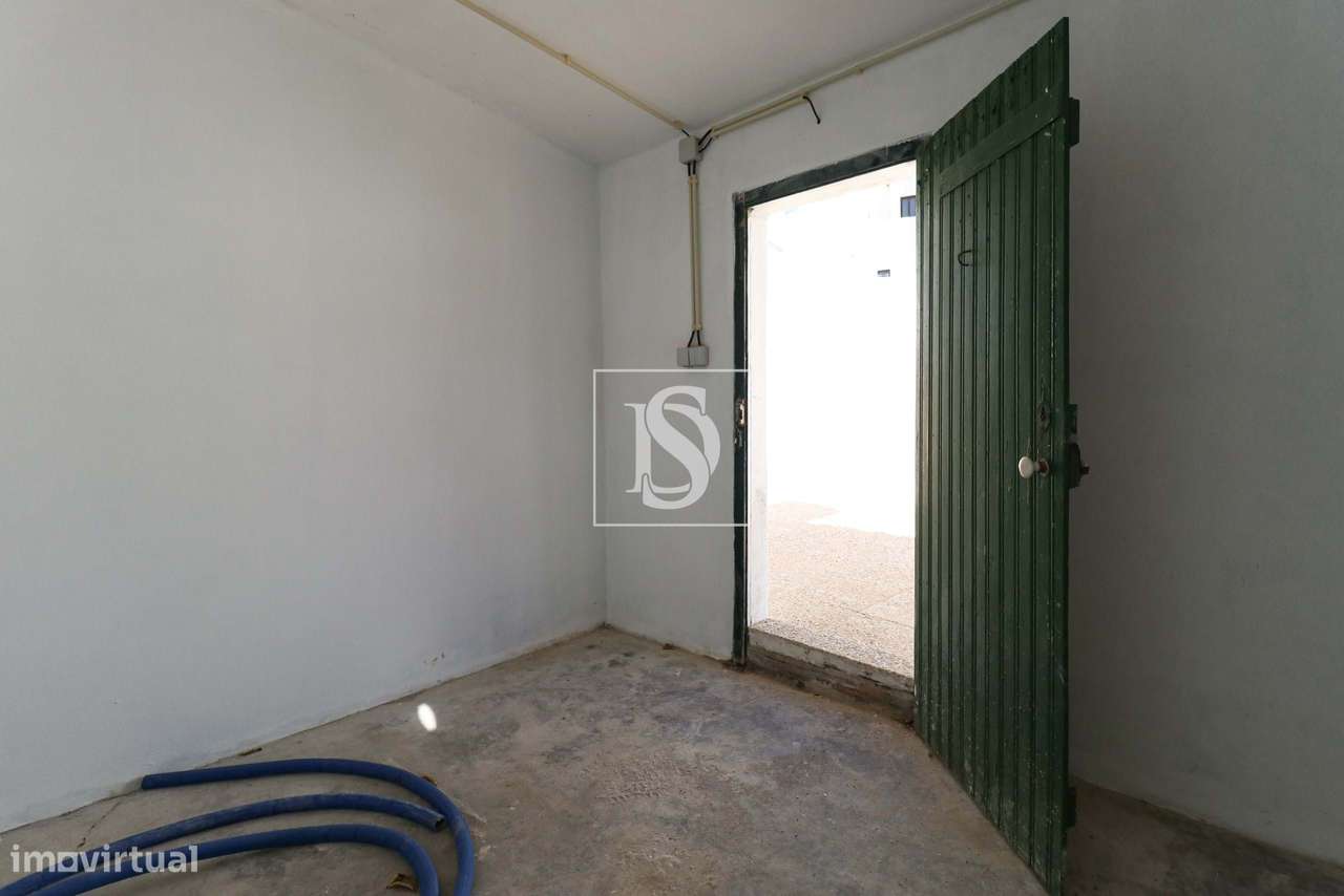 Moradia renovada  com quintal de 140m2 no centro de Lagoa-14