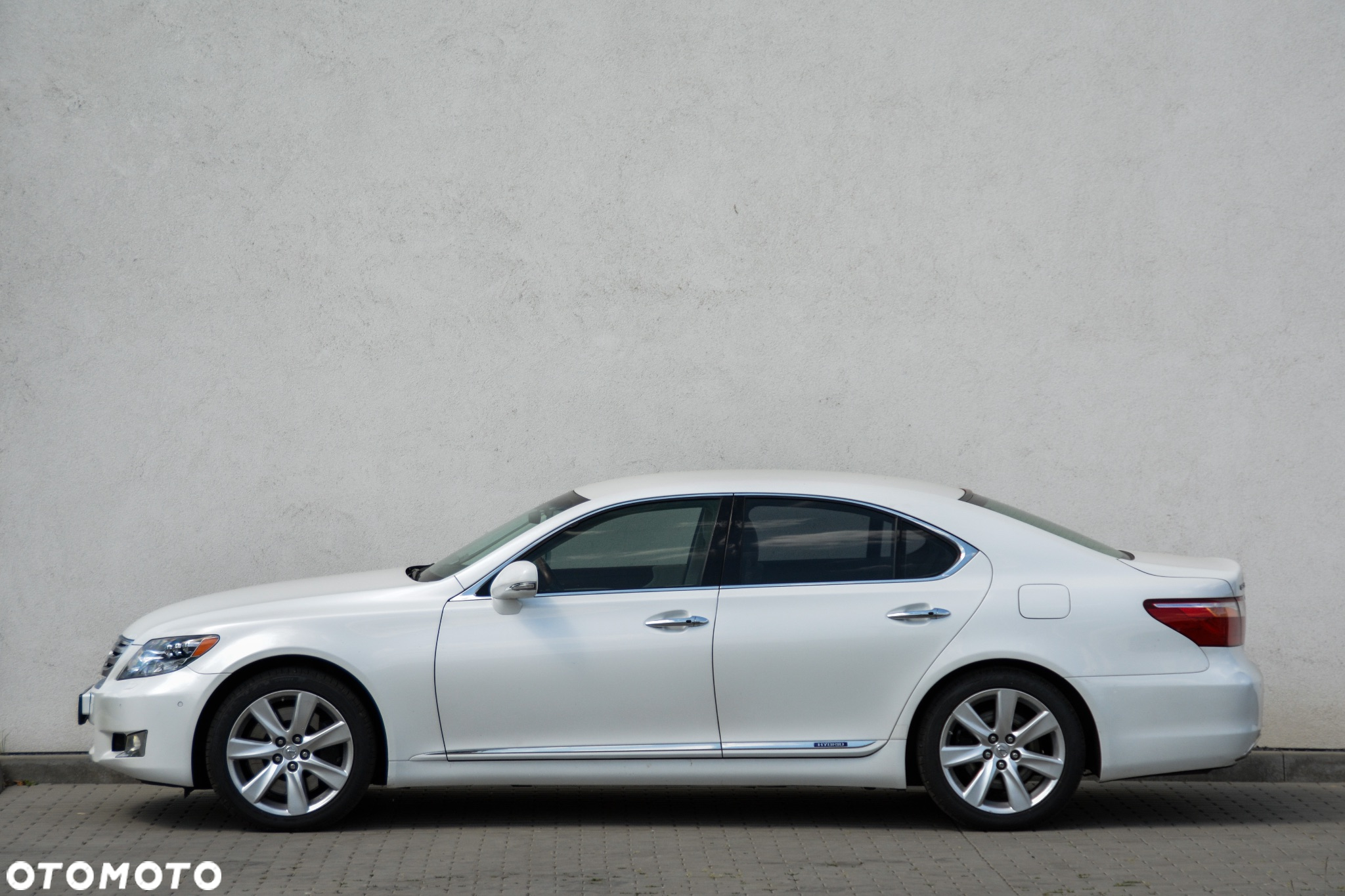 Lexus LS - 4